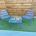 Cocon Lumineux Au Centre De Tarbes, Terrasse Privee Au Soleil, Confort Inclus