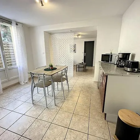 Cocon Lumineux Avec Terrasse Centre Apartment